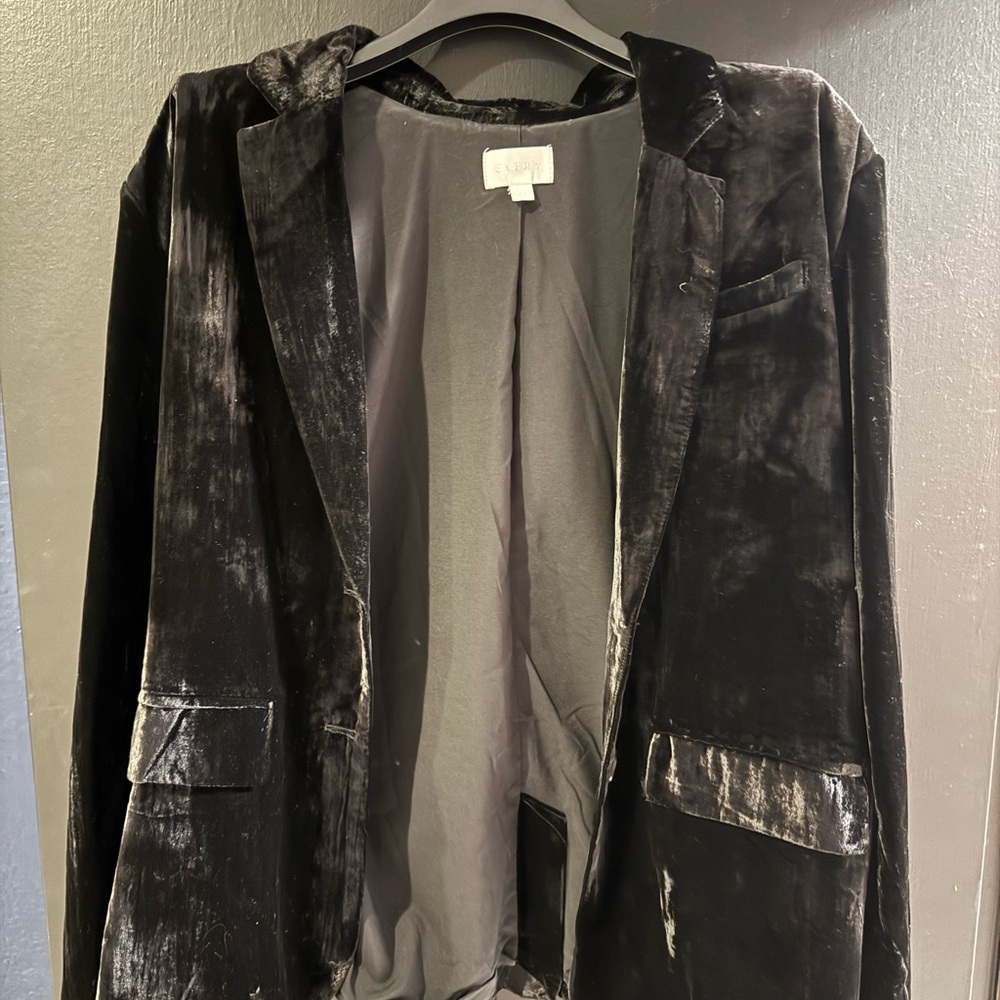Everly Elegant Black Velvet Blazer